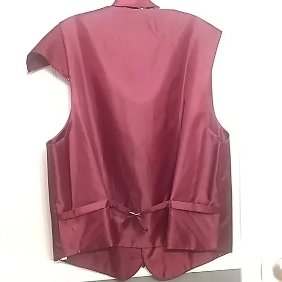 MENS berry satin vest set